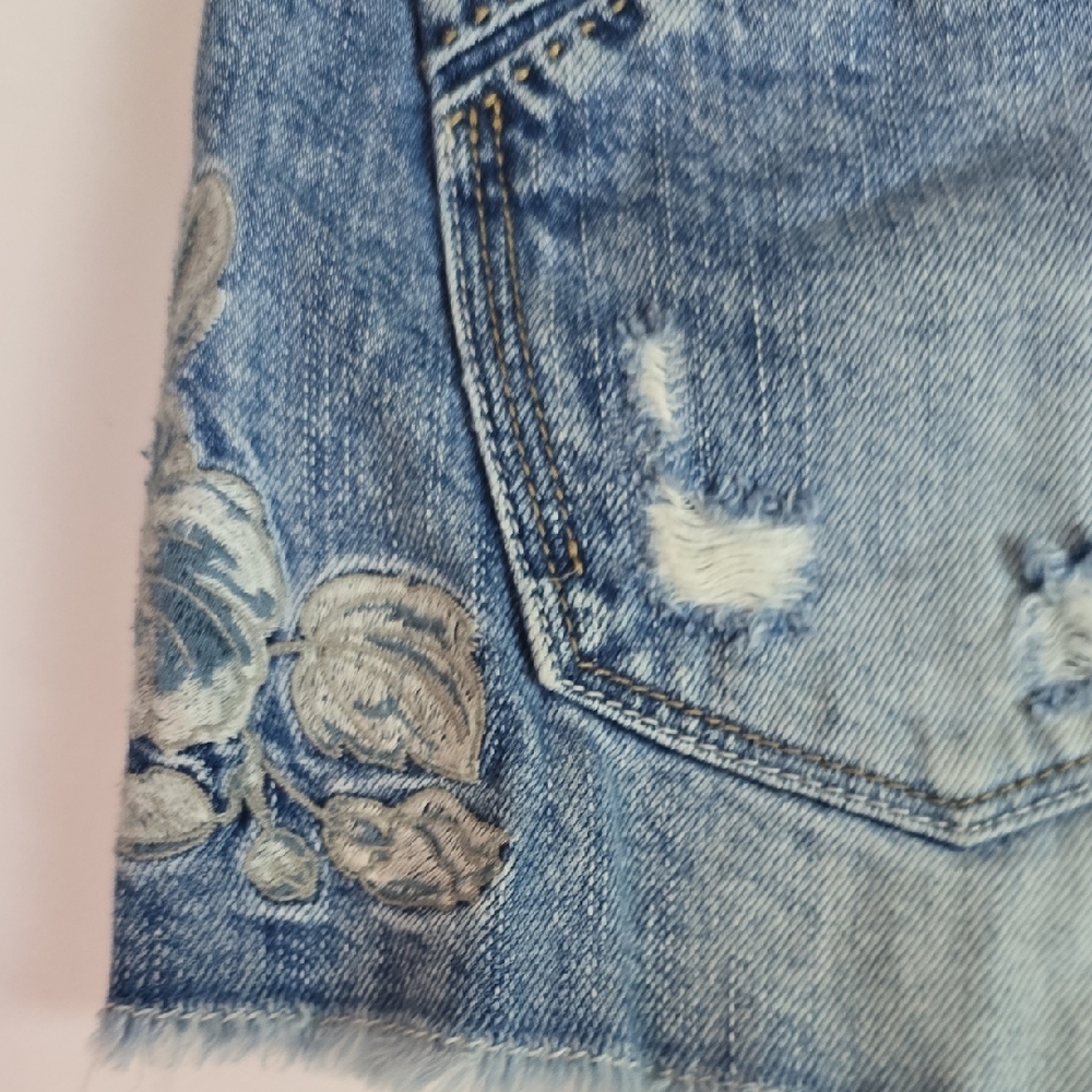 Buckle Black - Women's Embroidered Denim Shorts 100% Cotton - Picture 5 of 12